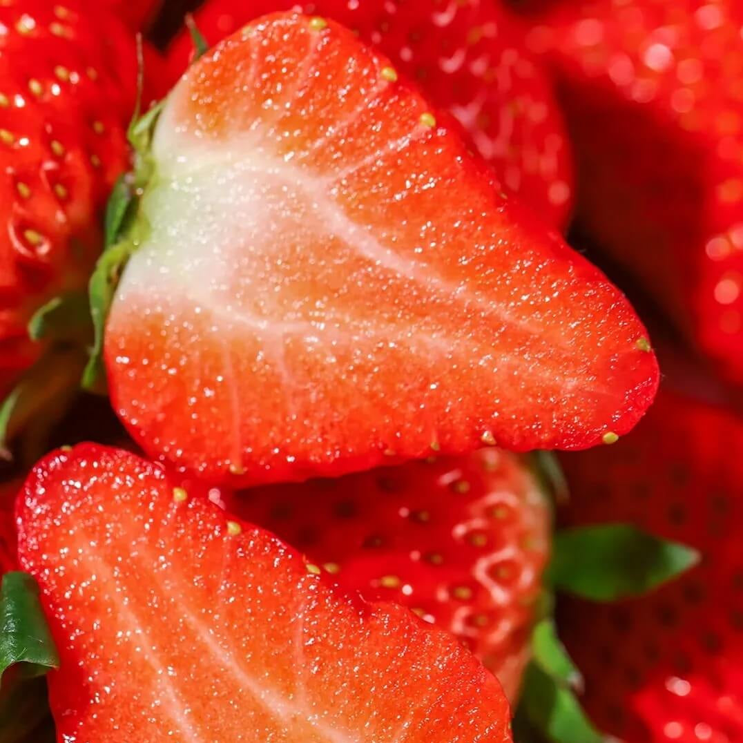 Cream Strawberry Seeds